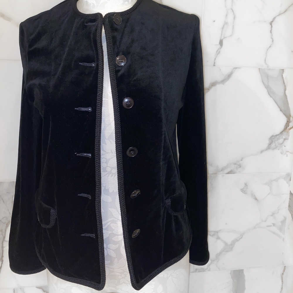 Vintage 70s Black Velvet Jacket​​